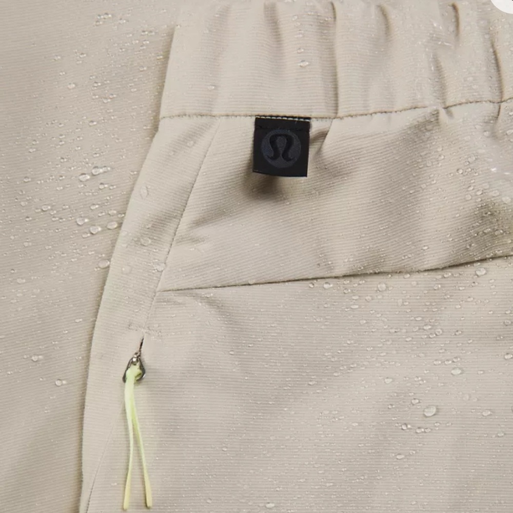 LULULEMON lab Relaxed Cargo Pant 26" DESIGNED FOR CASUAL - Picture 4 of 6